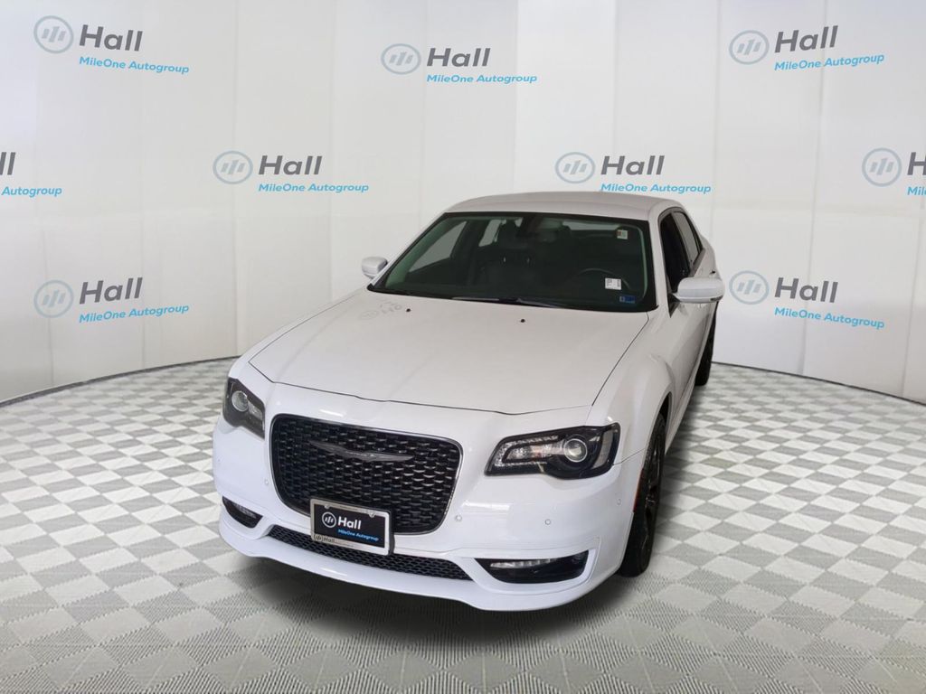 Bright White Clearcoat 2022 Chrysler 300 Touring L AWD Sedan All-Wheel Drive 8-Speed Automatic