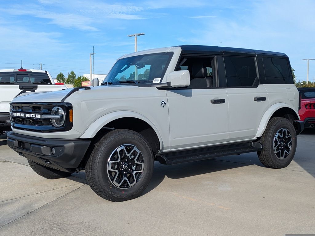 2026 Ford Bronco Outer Banks