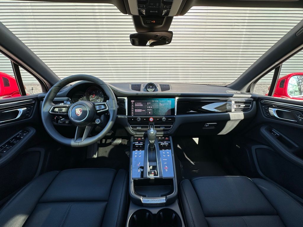 Thumbnail: 2026 Porsche Macan - 6