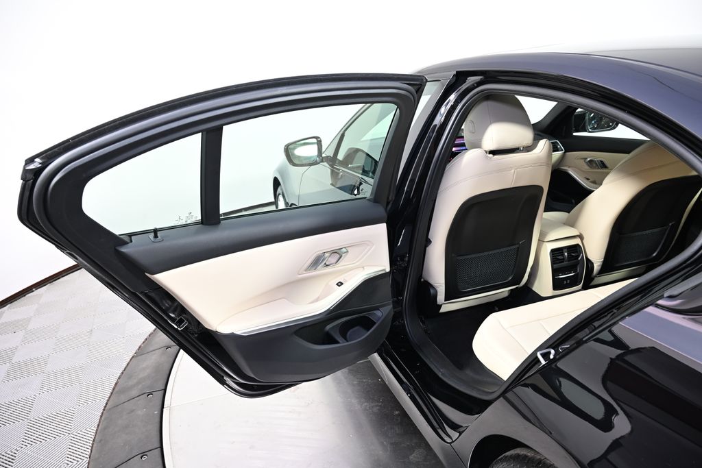 Thumbnail: 2023 BMW 3 Series - 23