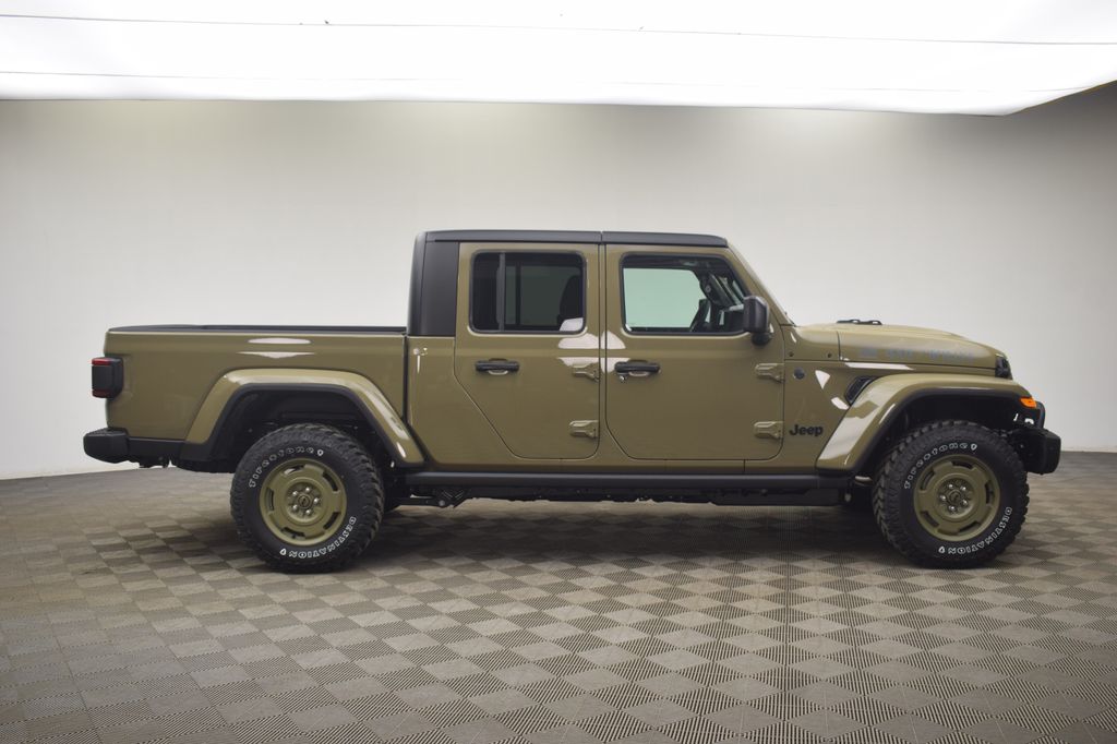new 2026 Jeep Gladiator car, priced at $53,611