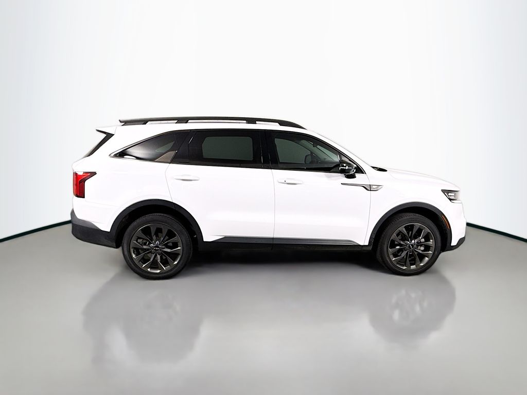 Thumbnail: 2022 Kia Sorento - 4