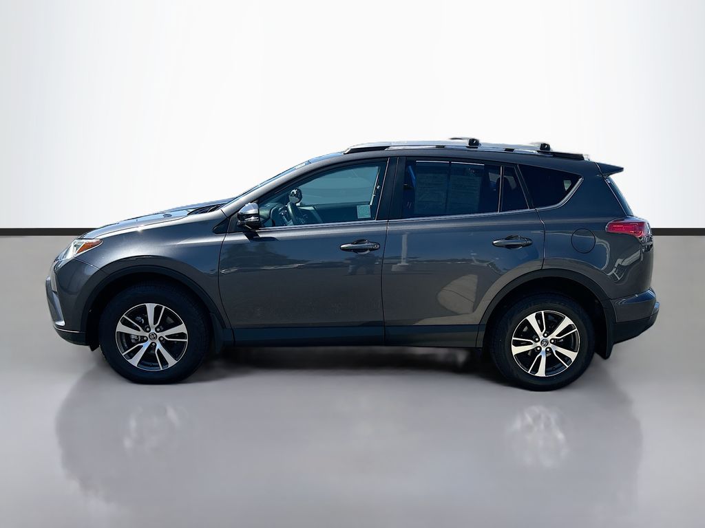 Thumbnail: 2017 Toyota RAV4 - 8
