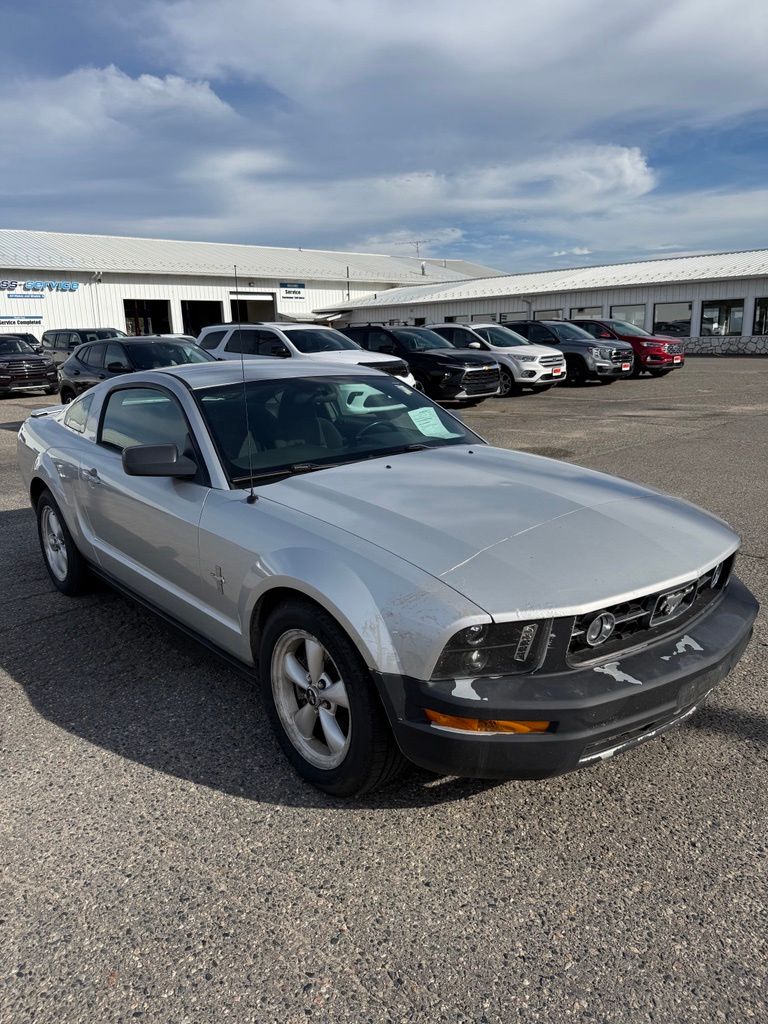2007 Ford Mustang V6 Deluxe Coupe RWD