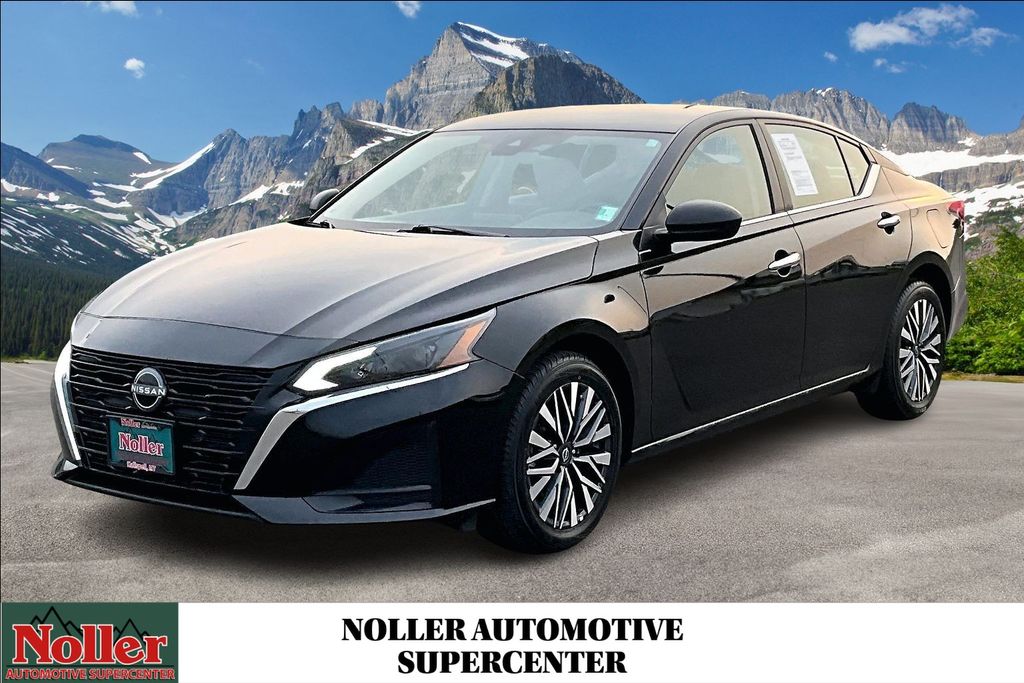 Super Black Clearcoat 2025 Nissan Altima Sedan All-Wheel Drive Continuously Variable Transmission