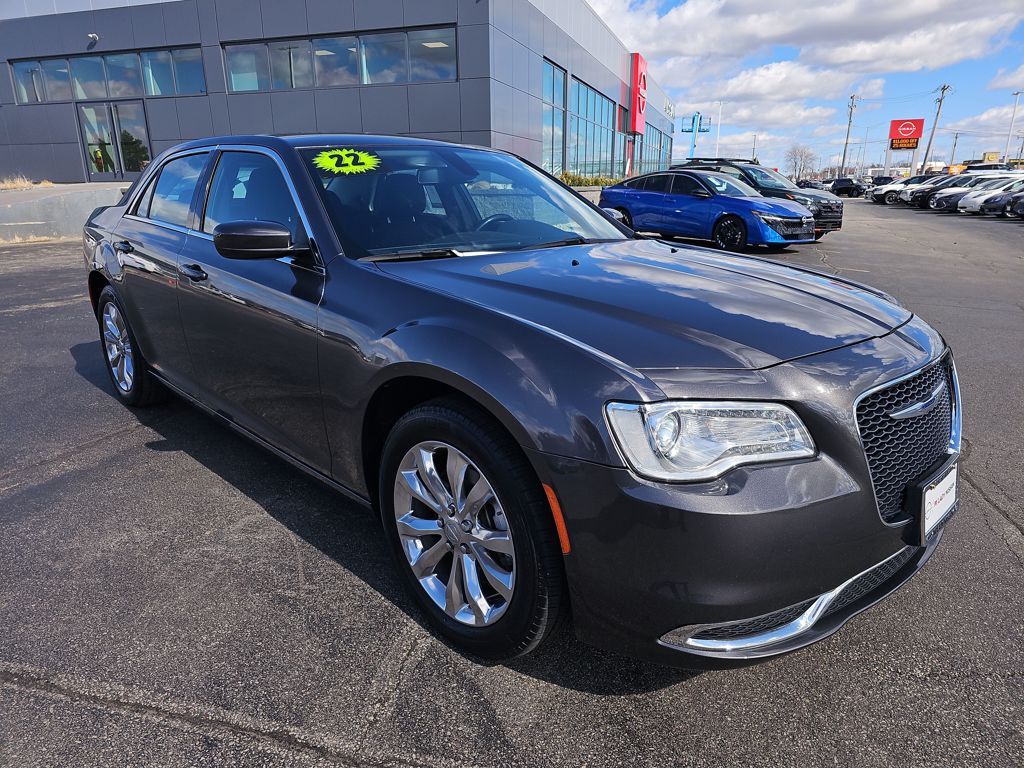 Crystal Metallic 2022 Chrysler 300 Sedan All-Wheel Drive 8-Speed Automatic