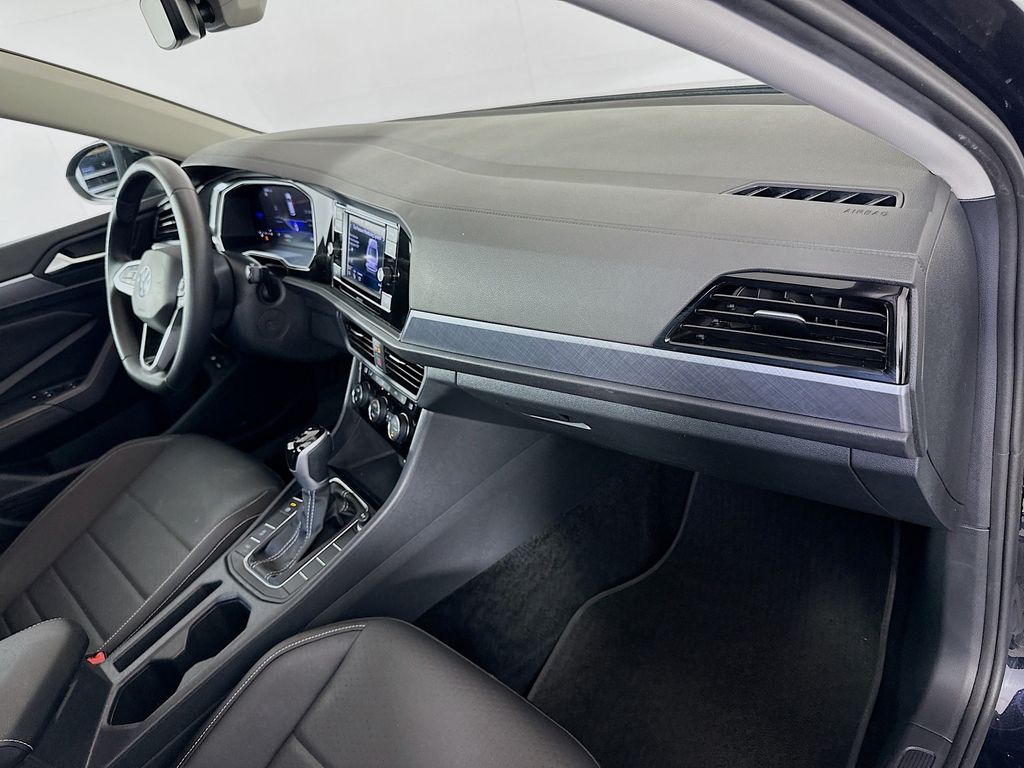 Thumbnail: 2024 Volkswagen Jetta - 27