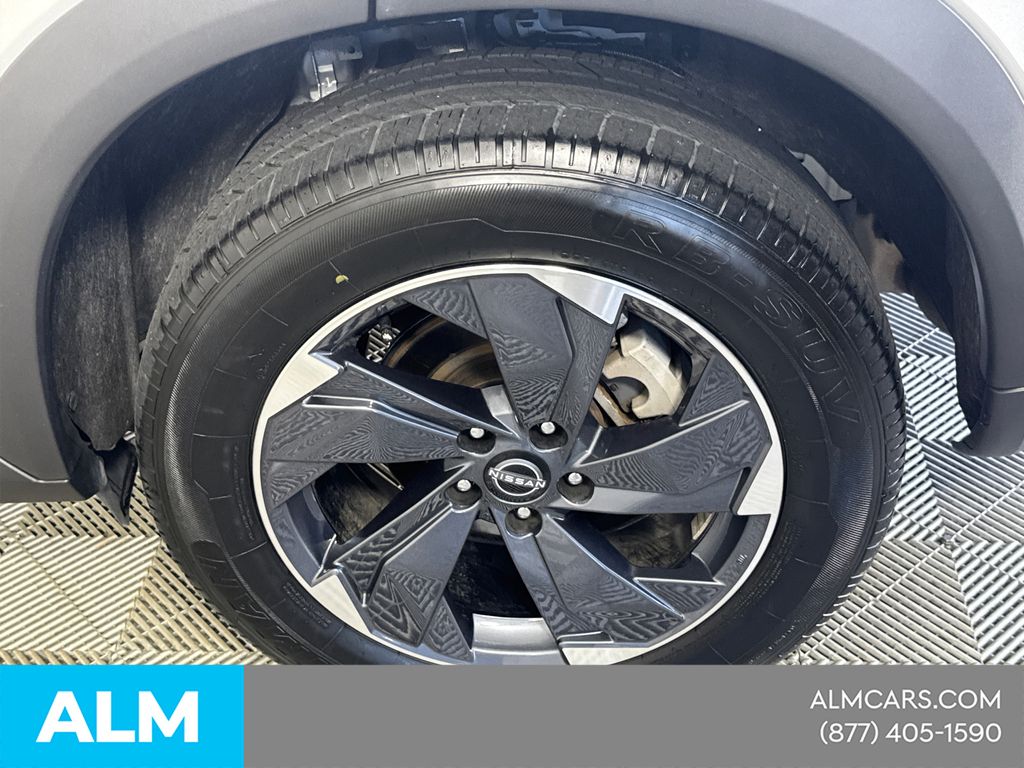 Used 2025 Silver Nissan SV image 23