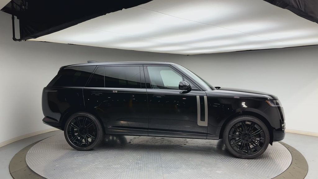 Thumbnail: 2026 Land Rover Range Rover - 9