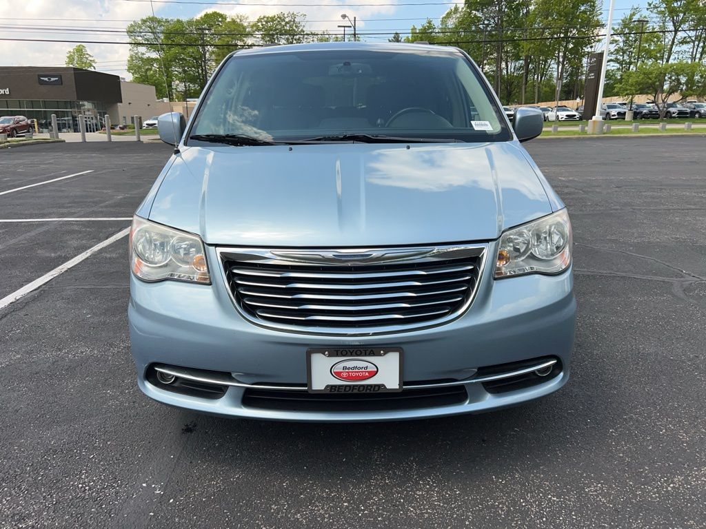 2013 Chrysler Town & Country Touring 8