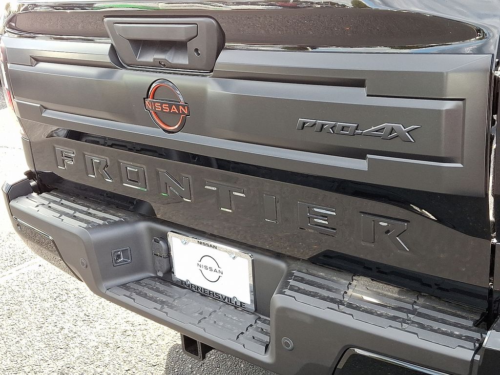 Thumbnail: 2026 Nissan Frontier - 10