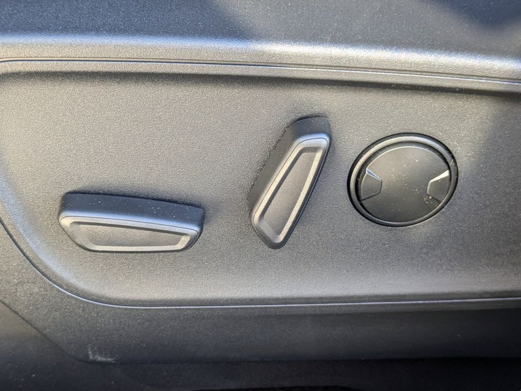 2025 Ford Escape ST-Line Elite