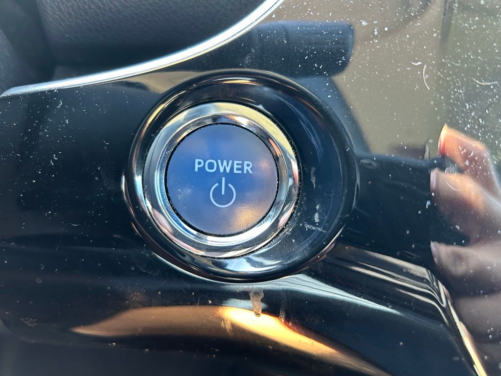 Thumbnail: 2020 Toyota Prius - 27