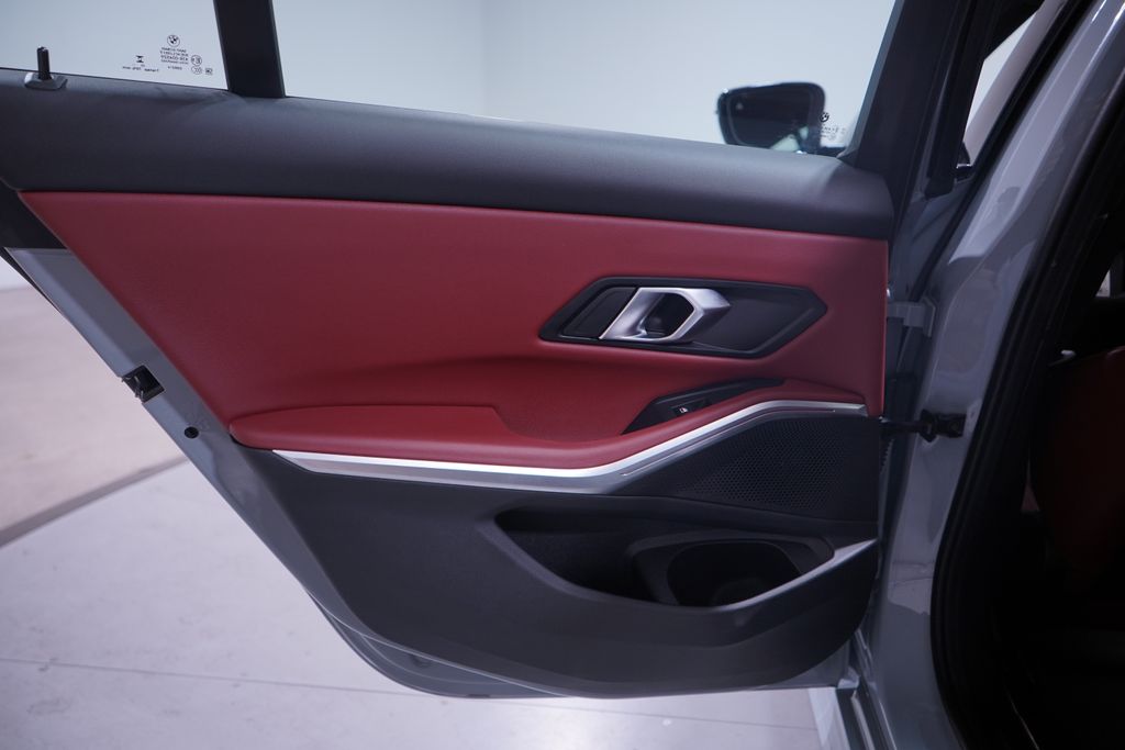 Thumbnail: 2024 BMW 3 Series - 15