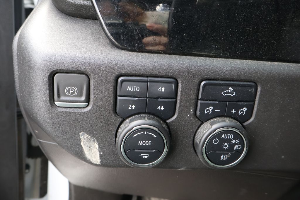 Thumbnail: 2022 Chevrolet Silverado 1500 - 17