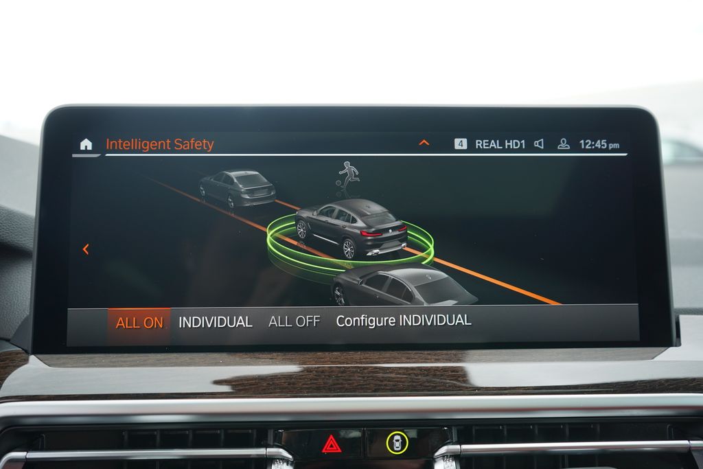 Thumbnail: 2025 BMW X4 - 16