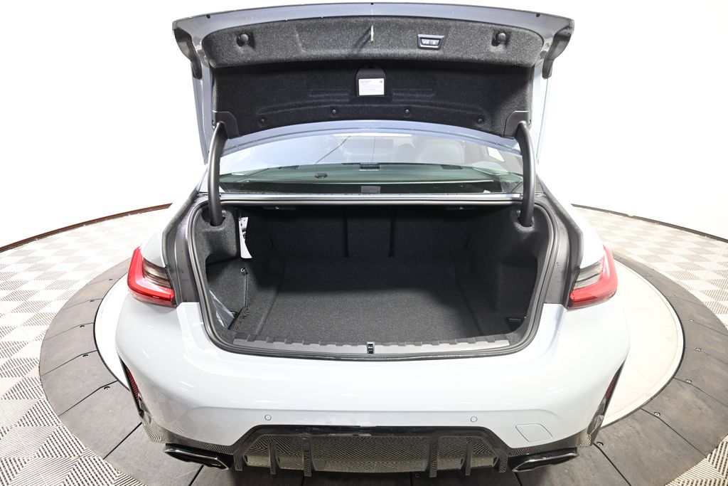 Thumbnail: 2025 BMW 3 Series - 10