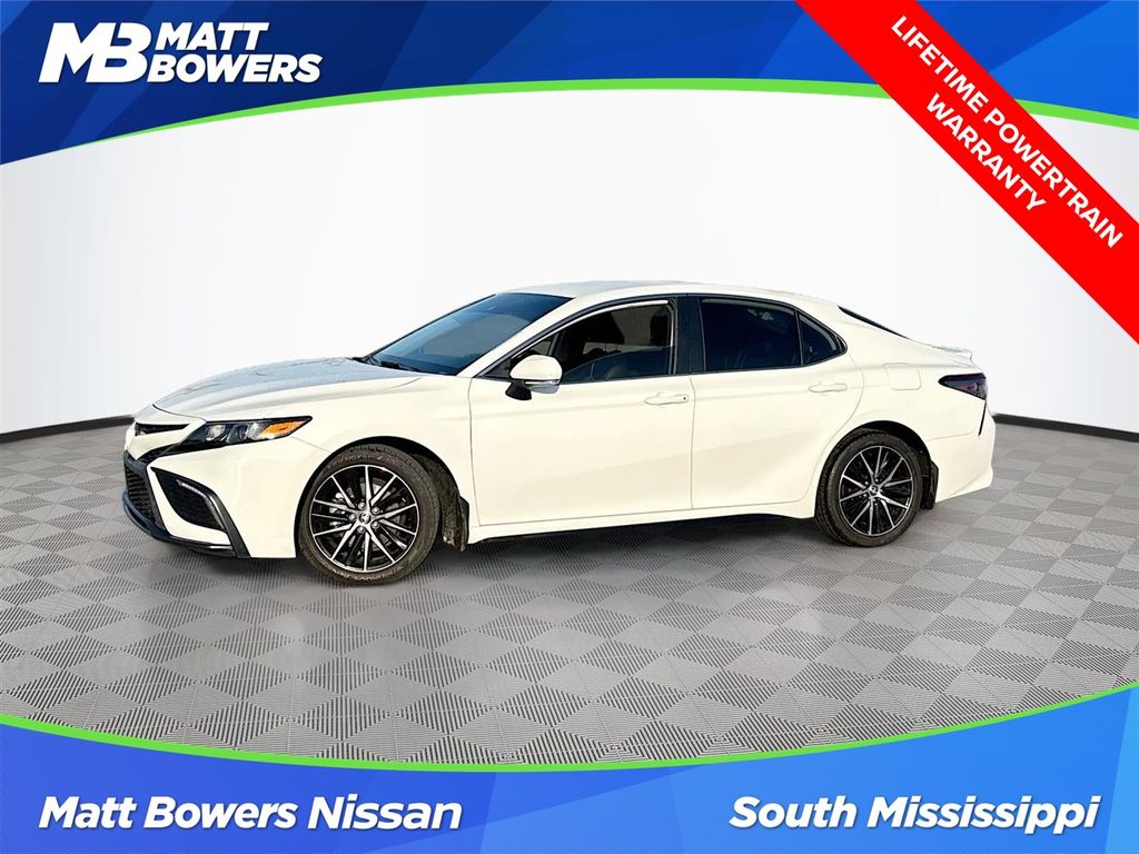 2022 Toyota Camry SE FWD