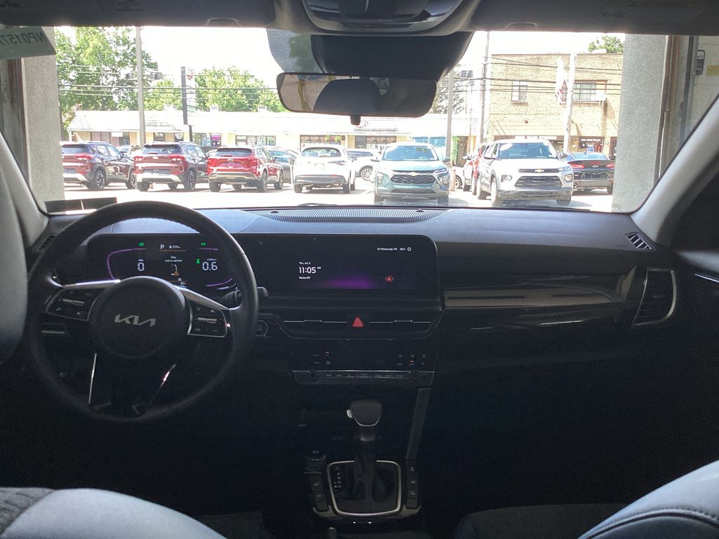 Used 2025 Kia Seltos SUV