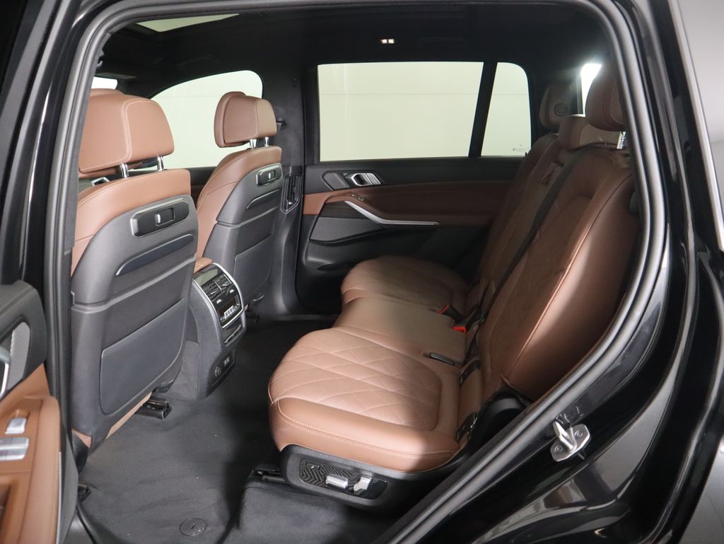 Thumbnail: 2023 BMW X7 - 22