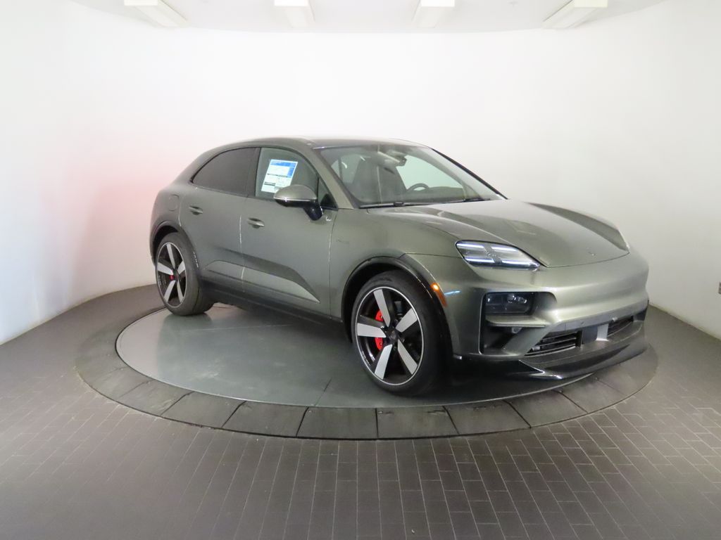 Thumbnail: 2026 Porsche Macan - 9