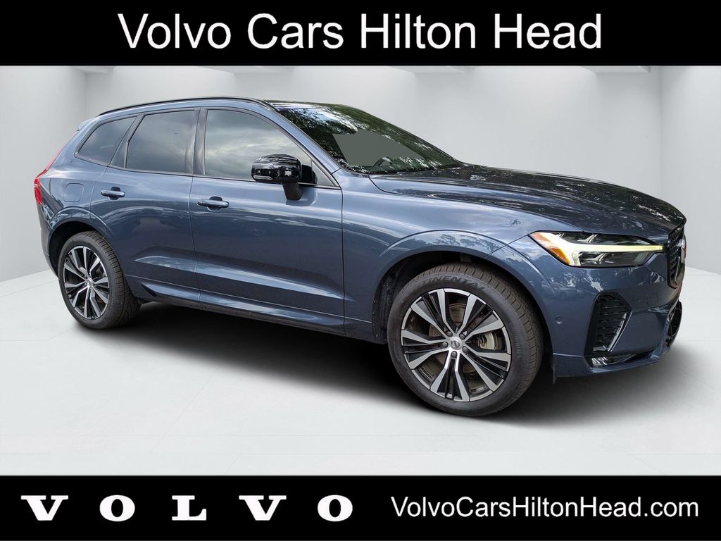  2023 Volvo XC60 B5 Plus Dark Theme AWD   
