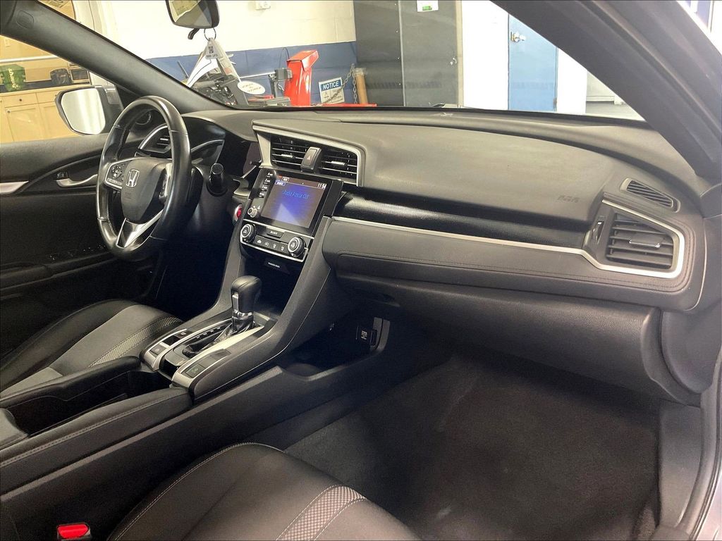 2019 Honda Civic — photo 14