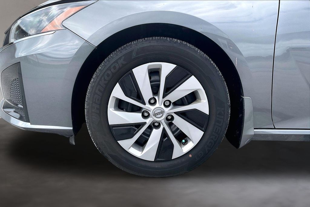 Used 2024 Nissan Altima Sedan