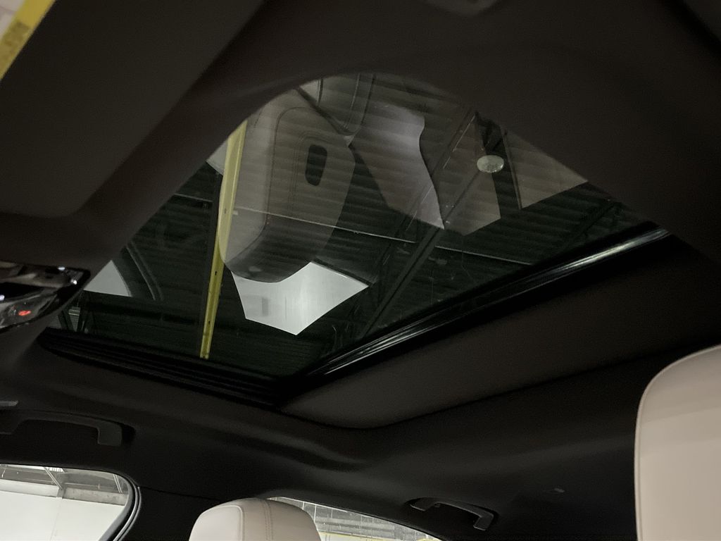 Thumbnail: 2026 BMW 5 Series - 22