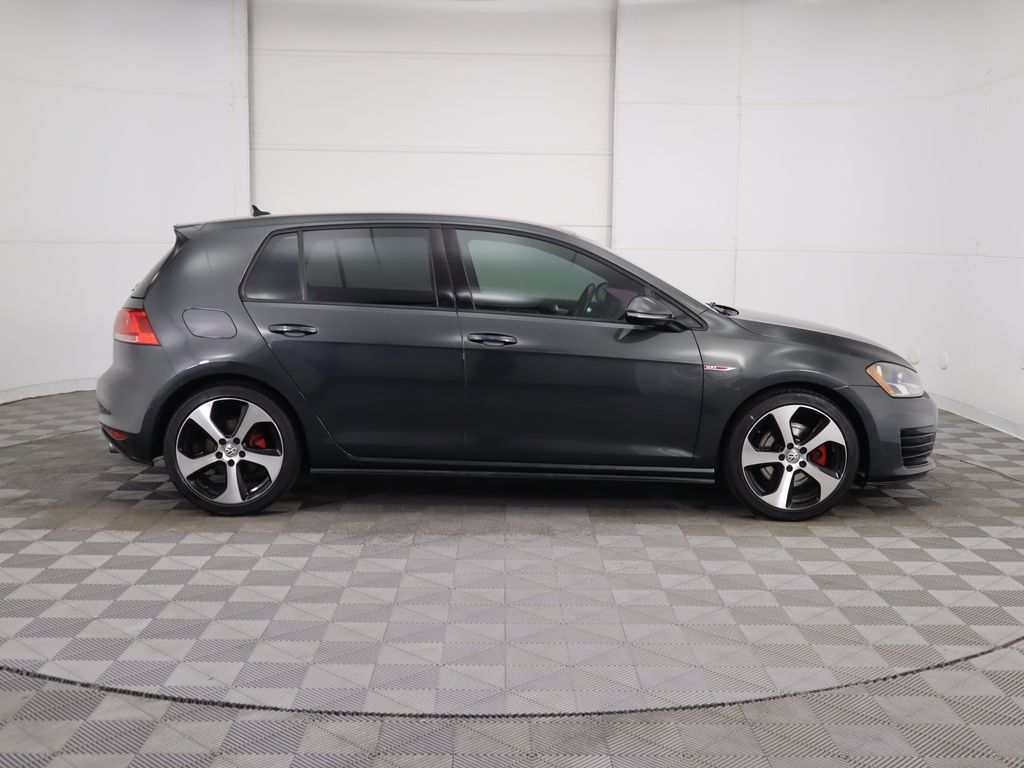 Thumbnail: 2015 Volkswagen Golf - 4