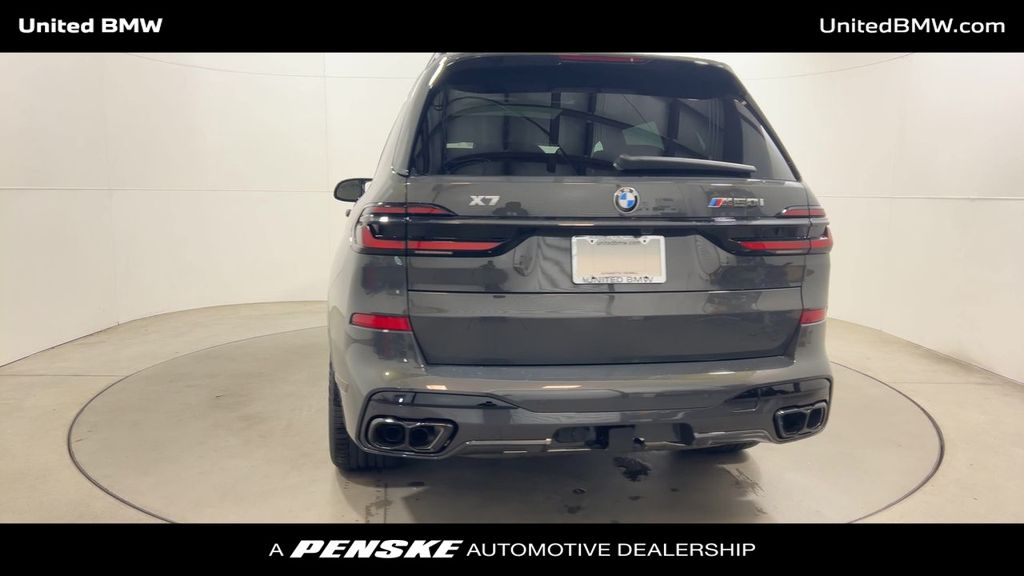 2026 BMW X7 M60i 7
