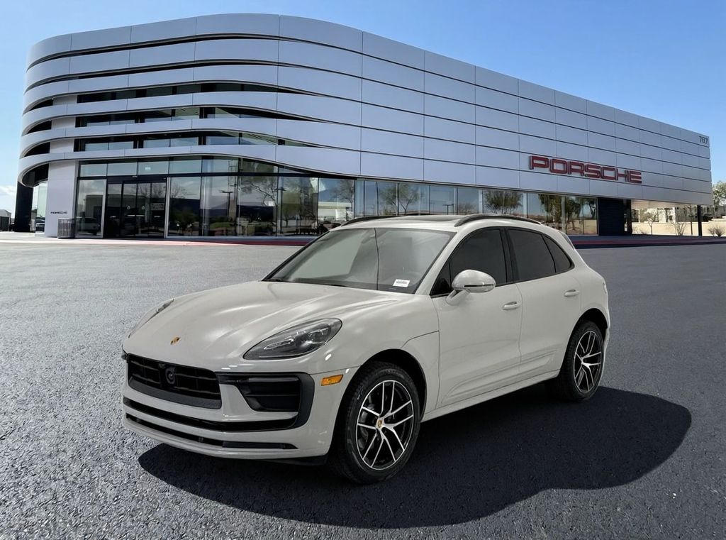 Thumbnail: 2026 Porsche Macan - 1
