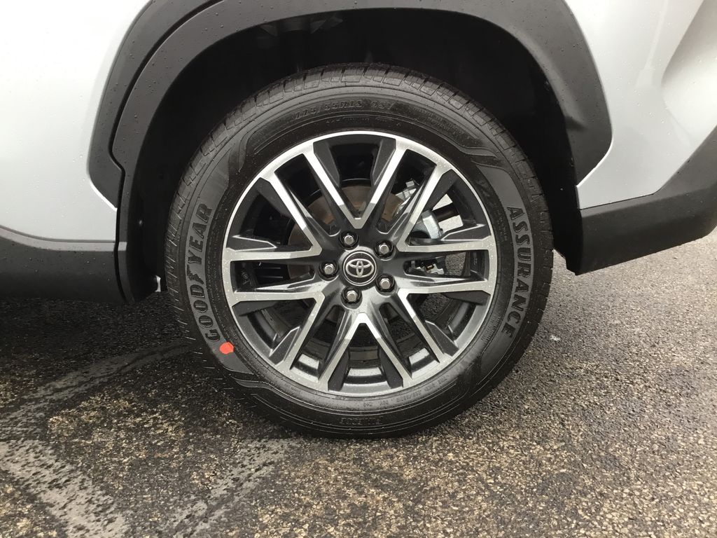 Thumbnail: 2026 Toyota Corolla Cross - 10