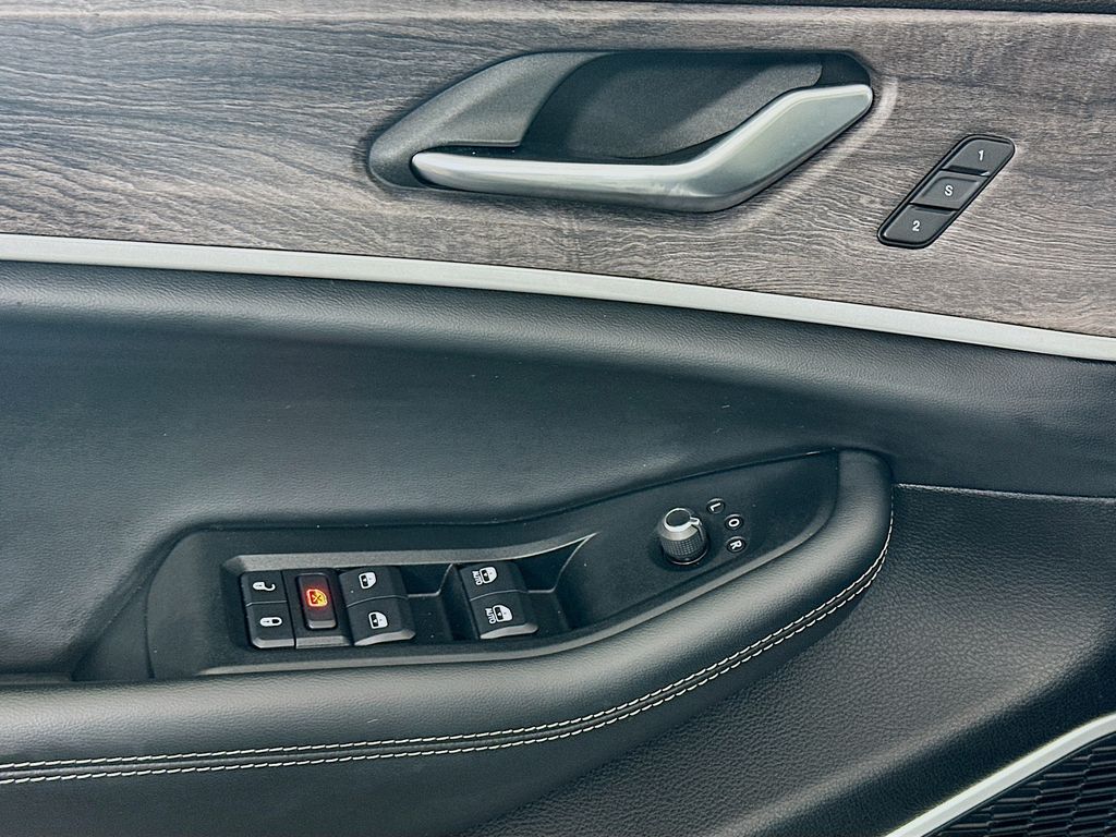 Thumbnail: 2022 Jeep Grand Cherokee L - 17