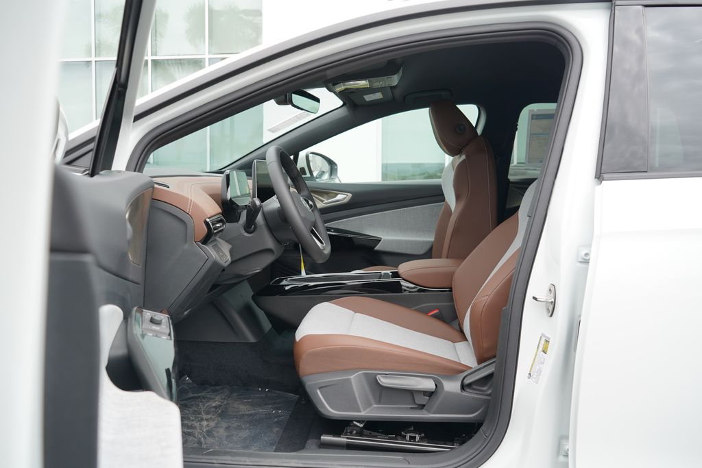 2025 Volkswagen ID.4 Pro 6