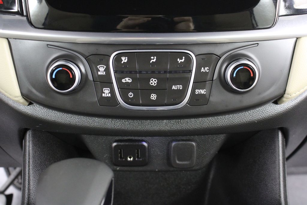 Used 2022 Chevrolet Traverse for sale in 