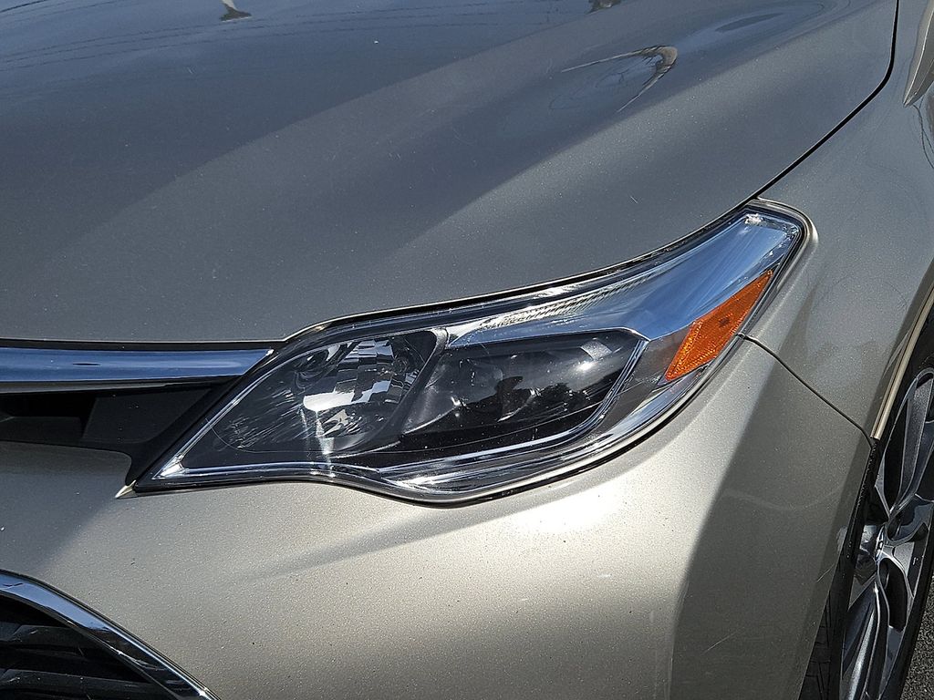Thumbnail: 2016 Toyota Avalon - 10