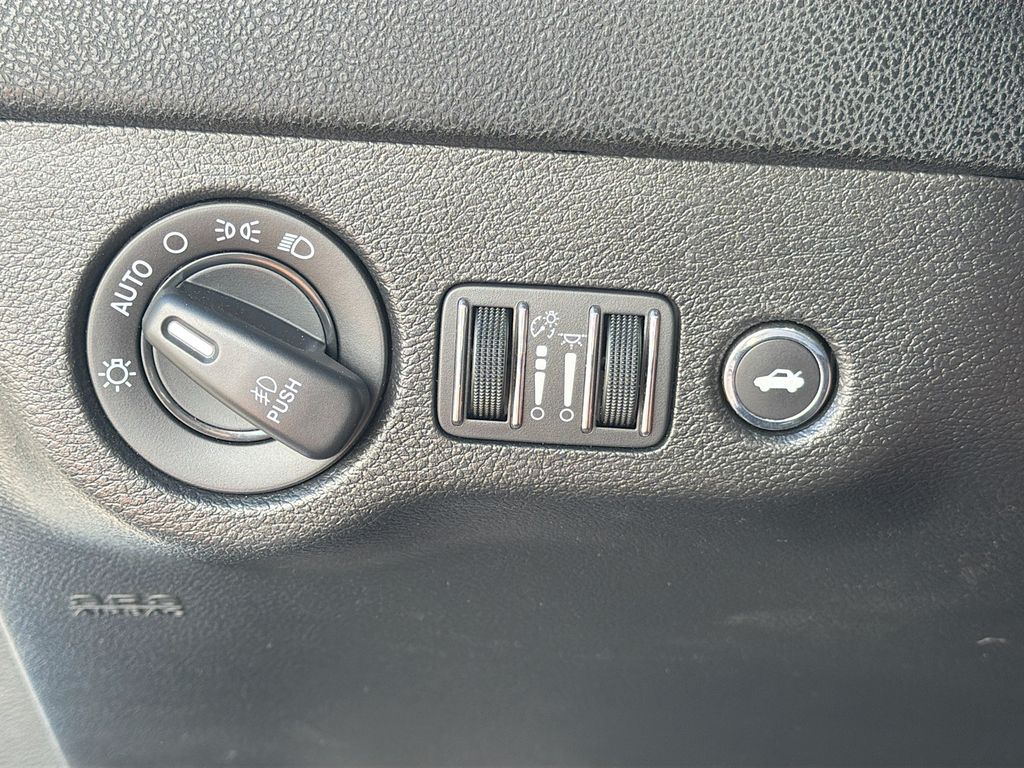 Used 2019 Blue Dodge R/T Scat Pack image 10