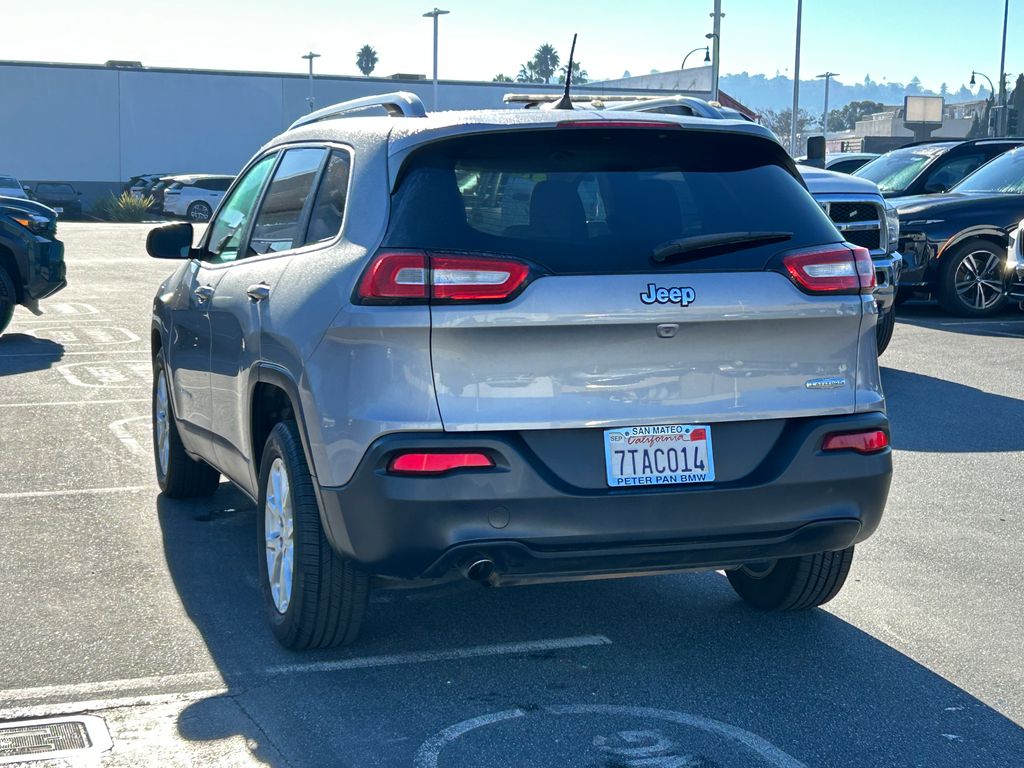 Thumbnail: 2016 Jeep Cherokee - 3