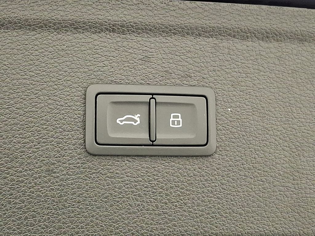 Thumbnail: 2022 Audi Q5 - 28