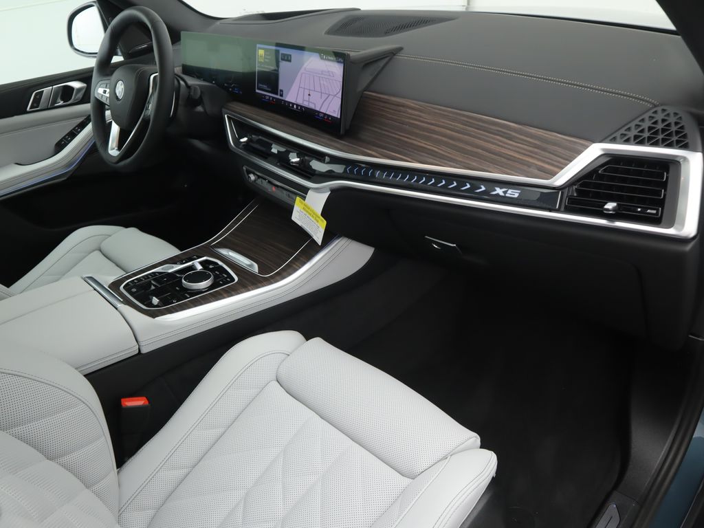 Thumbnail: 2026 BMW X5 - 18