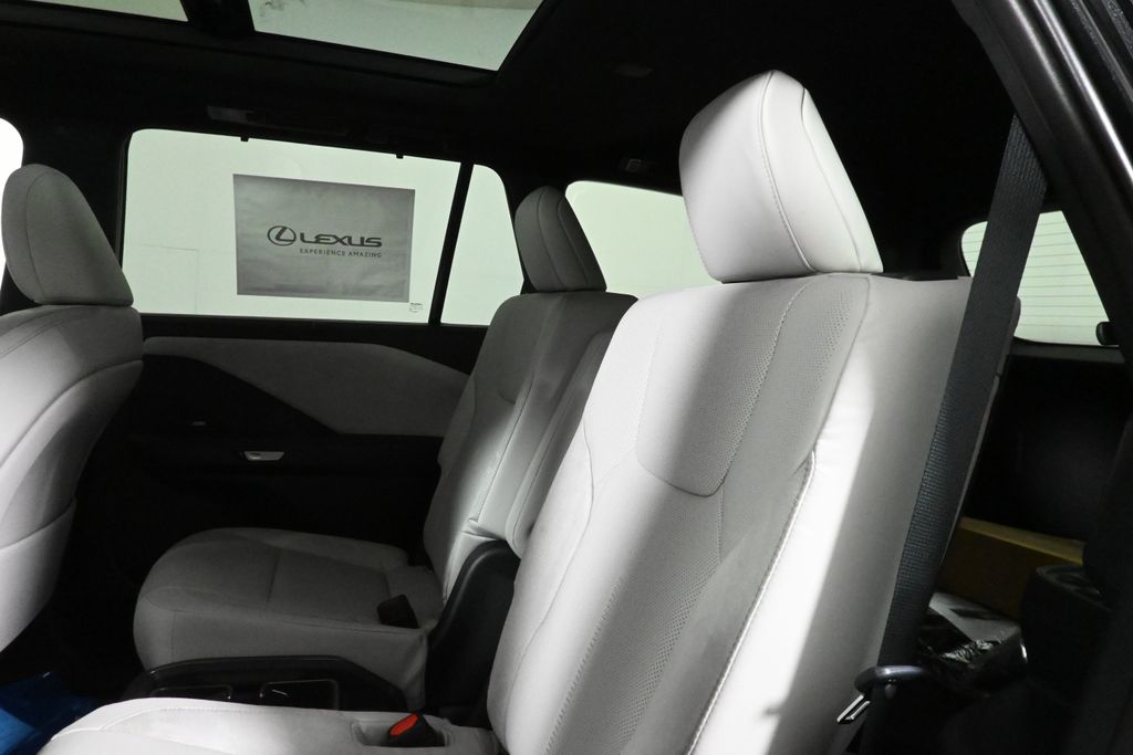 Thumbnail: 2025 Lexus TX - 4