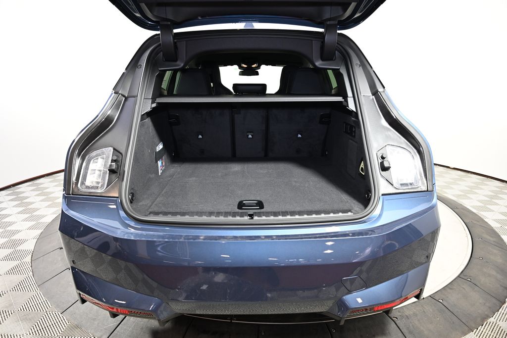 Thumbnail: 2026 BMW iX - 10