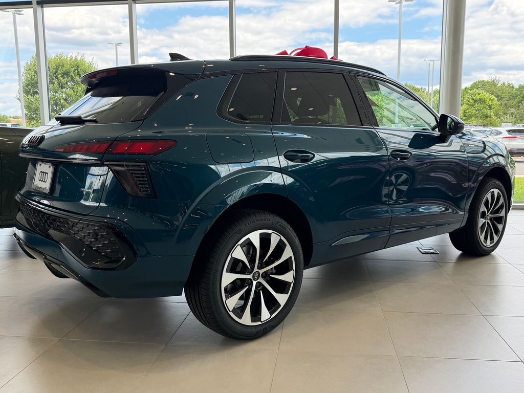 Thumbnail: 2026 Audi Q3 - 2