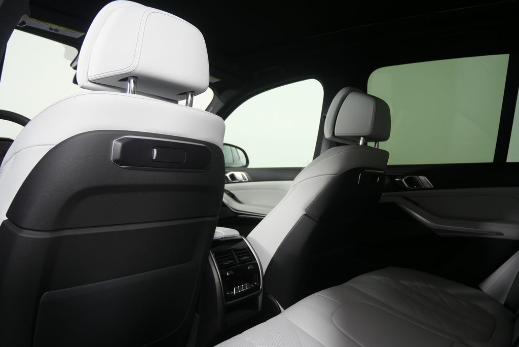 Thumbnail: 2026 BMW X5 - 16