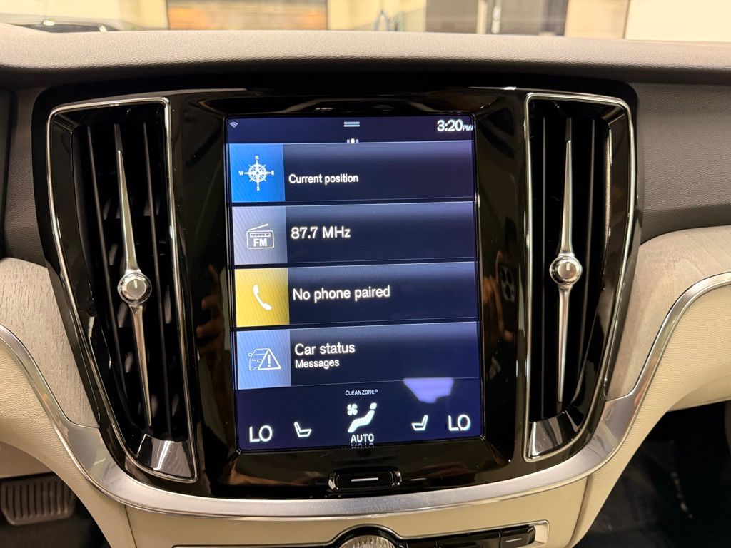 Thumbnail: 2022 Volvo S60 - 16