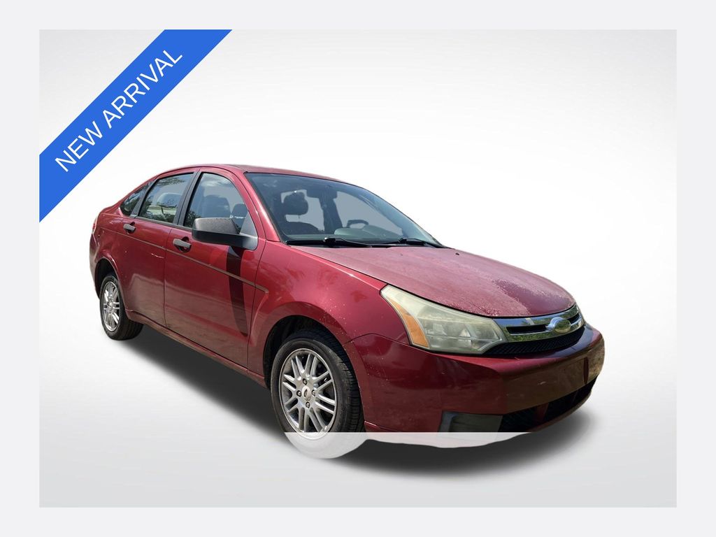 Red 2009 Ford Focus SE Sedan Front-Wheel Drive