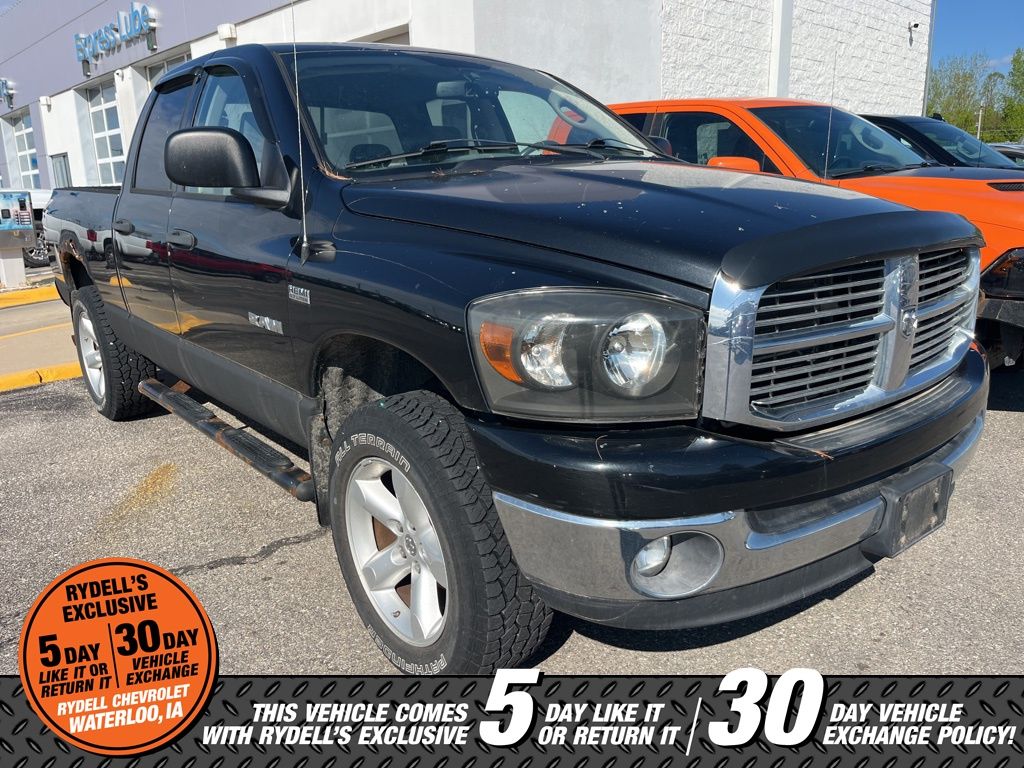 Brilliant Black Crystal Pearlcoat 2008 Dodge RAM 1500 SLT Quad Cab 4WD Pickup Truck Four-Wheel Drive 5-Speed Automatic