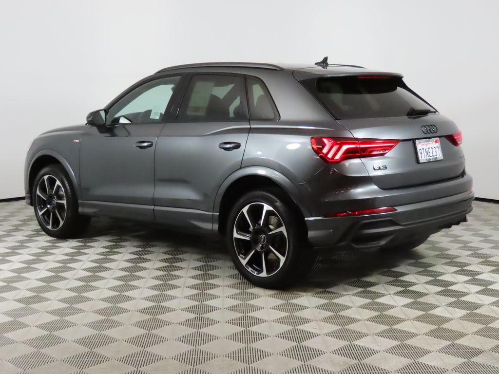 Thumbnail: 2025 Audi Q3 - 3