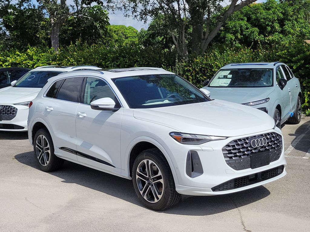 Glacier White Metallic 2026 Audi Q5 SUV / Crossover All-Wheel Drive 7-Speed Automatic